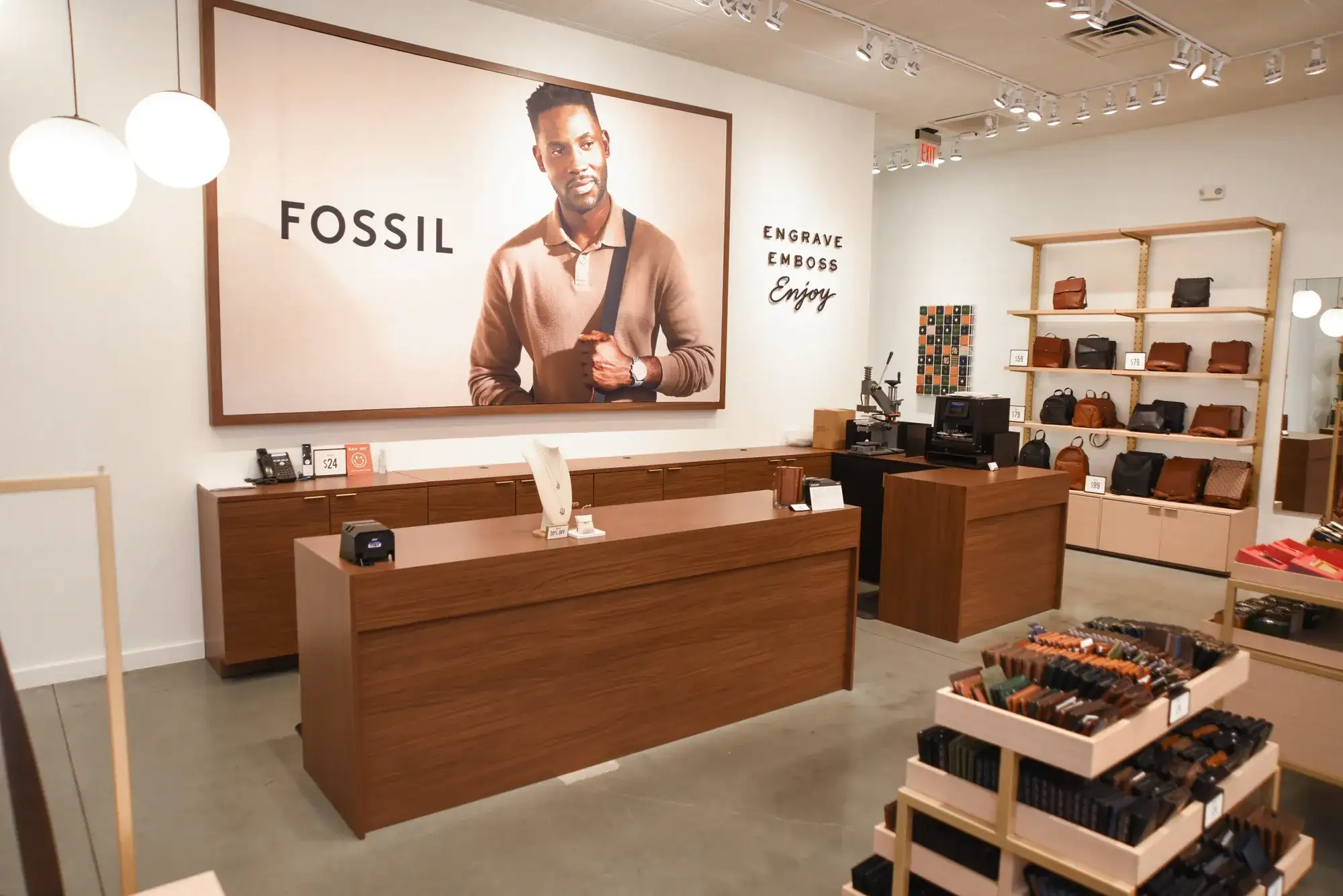 Fossil Outlet Stores – Meet your new outlet for inspiration.