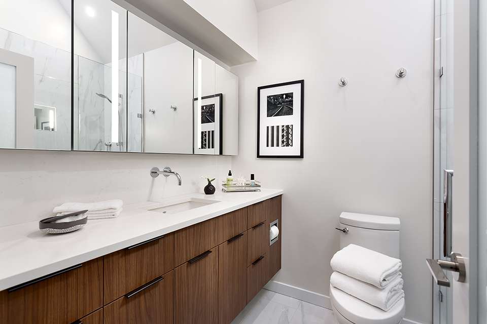 Fairview Slopes Residence - Bathroom