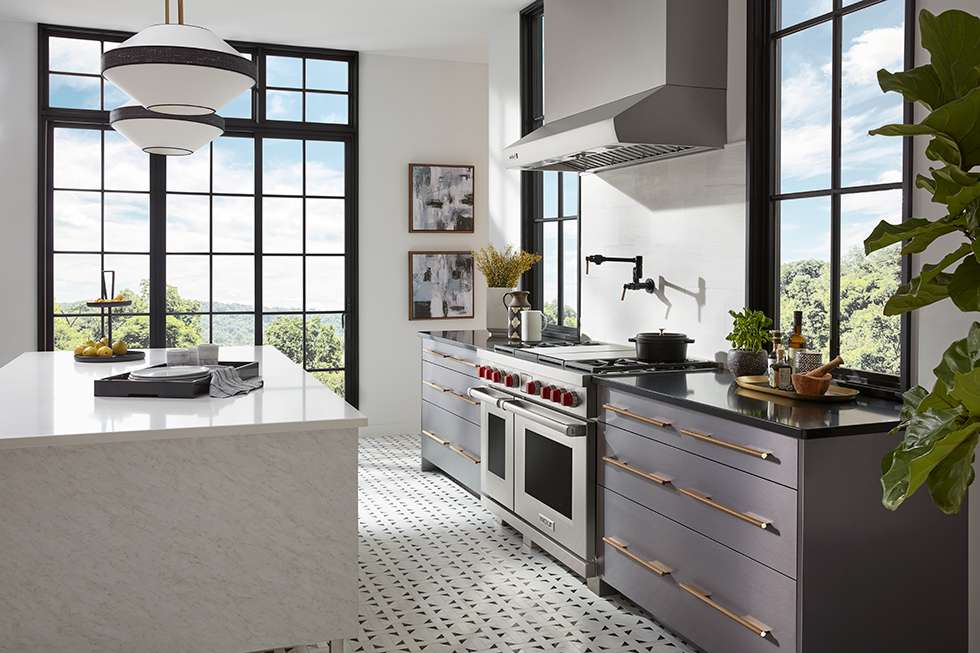 Pro Kitchen with Laminate Cabinet Fronts and Quartz Countertops