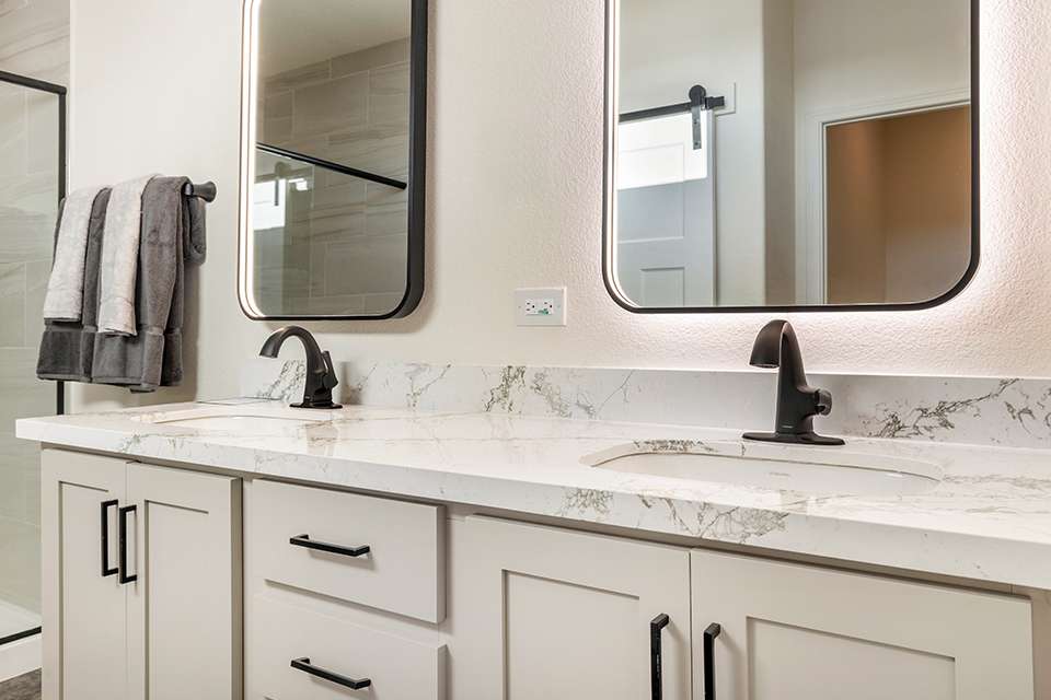 Organic Oasis, Verde Peak: Quartz Elegance​
