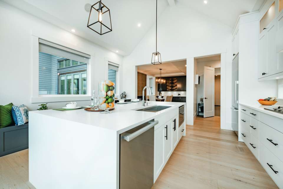 Quartz_Sea Ice_Q1024_kitchen Wilsonart